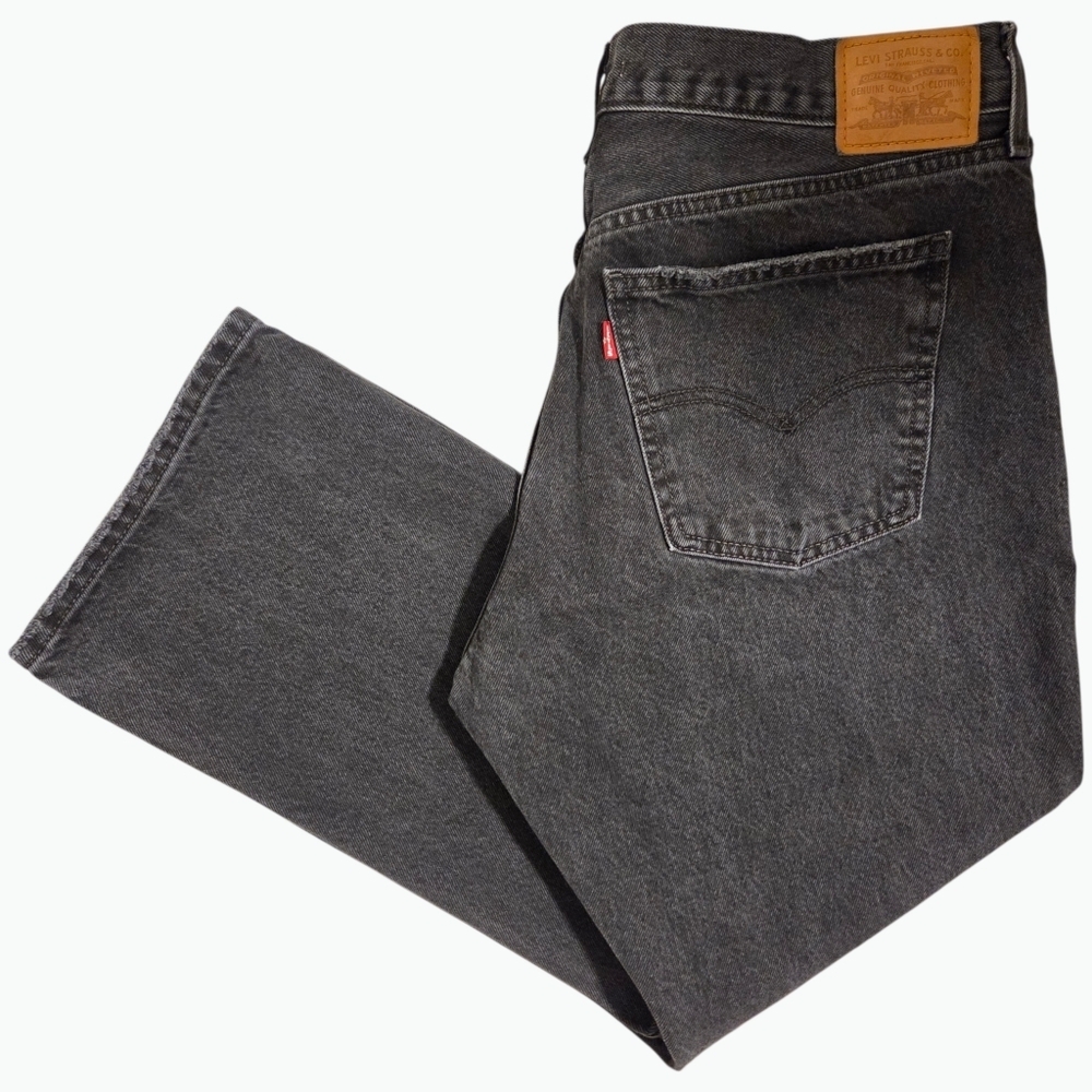 Levi’s Premium Middy Ankle Bootcut Jeans – Black Distressed – Size 33